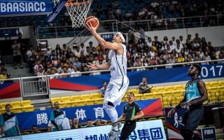 足球比篮球纯粹吗为什么，足球篮球